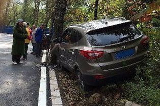 成都24小時(shí)汽車救援服務(wù)指南 拖車、搭電、換胎與維修保養(yǎng)聯(lián)系電話全解析