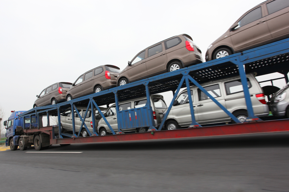 專(zhuān)業(yè)汽車(chē)運(yùn)輸與拖車(chē)服務(wù) 選擇與注意事項(xiàng)詳解